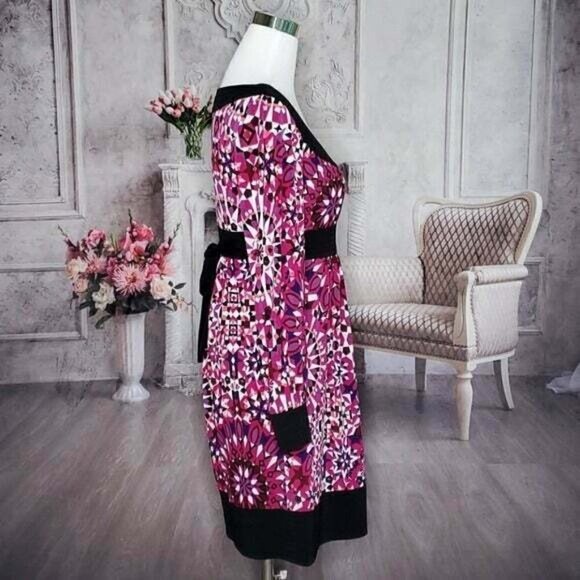 𝅺maggy London Pink Geometric Lined Scoop Neck Knee Length Sheath Dress Size 6 - Picture 8 of 13